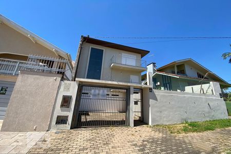 Casa para alugar com 220m², 3 quartos e 2 vagasFachada