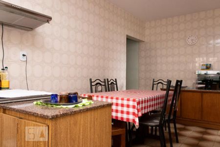 Casa à venda com 202m², 6 quartos e 2 vagasCozinha