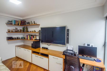 Casa à venda com 400m², 4 quartos e 8 vagasSala de TV