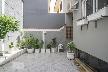 Casa à venda com 400m², 4 quartos e 8 vagasQuintal