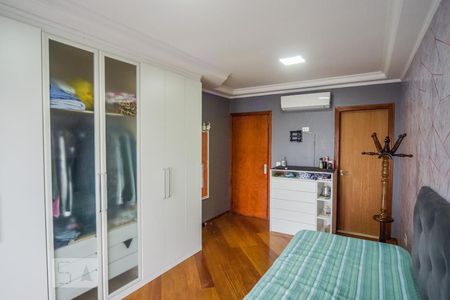 Casa à venda com 400m², 4 quartos e 8 vagasSuíte 2