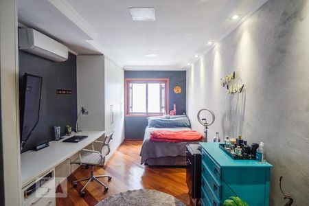 Casa à venda com 400m², 4 quartos e 8 vagasSuíte 1