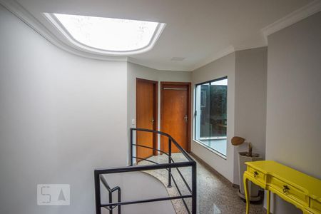 Casa à venda com 400m², 4 quartos e 8 vagasHall dos quartos