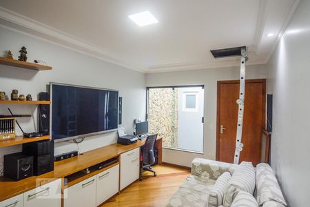 Casa à venda com 400m², 4 quartos e 8 vagasSala de TV