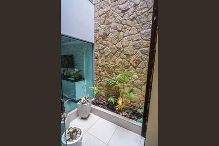 Jardim de inverno de casa à venda com 4 quartos, 400m² em Jardim Textil, São Paulo