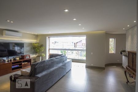 Sala de casa à venda com 4 quartos, 400m² em Jardim Textil, São Paulo