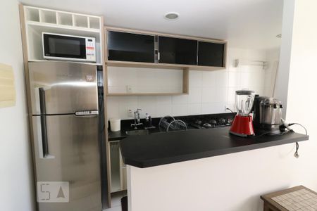 Cozinha de apartamento para alugar com 2 quartos, 70m² em Vila Ipiranga, Porto Alegre