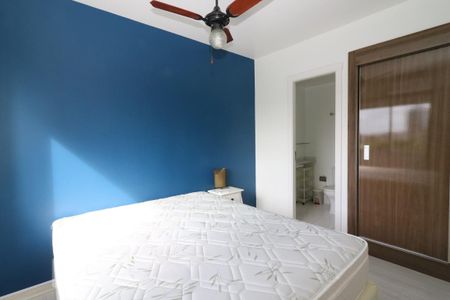 Quarto Suíte de apartamento para alugar com 2 quartos, 70m² em Vila Ipiranga, Porto Alegre