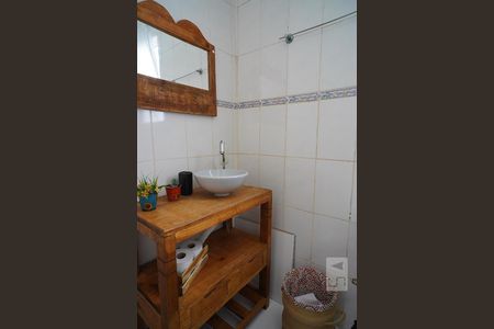 Banheiro de apartamento para alugar com 1 quarto, 40m² em Petrópolis, Porto Alegre