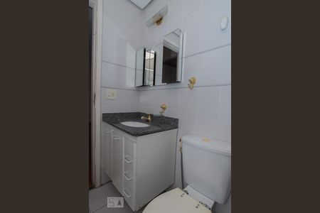 Apartamento para alugar com 58m², 2 quartos e 2 vagas Apartamento para alugar com 58m², 2 quartos e 2 vagasBanheiro