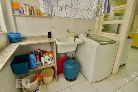 Apartamento para alugar com 142m², 3 quartos e 1 vagaÁrea de Serviço