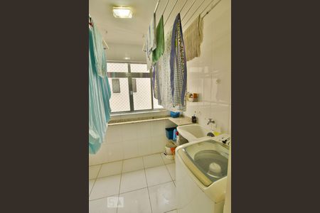 Apartamento para alugar com 142m², 3 quartos e 1 vagaÁrea de Serviço