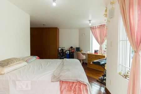 Casa para alugar com 320m², 5 quartos e 3 vagasSuíte 2