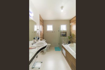 Casa para alugar com 320m², 5 quartos e 3 vagasBanheiro da Suíte 1