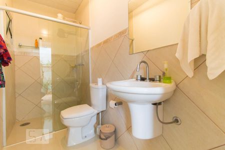 Casa para alugar com 320m², 5 quartos e 3 vagasBanheiro de Serviço