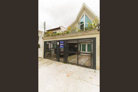 Casa para alugar com 320m², 5 quartos e 3 vagasFachada