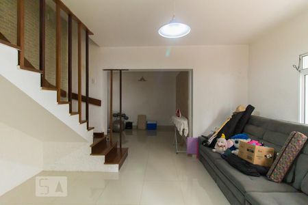 Casa para alugar com 320m², 5 quartos e 3 vagasSalão 