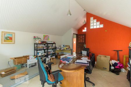 Casa para alugar com 320m², 5 quartos e 3 vagasSótão 