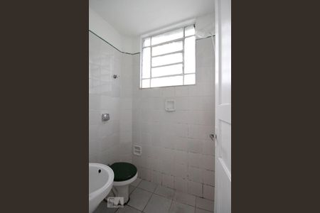 Banheiro de kitnet/studio para alugar com 1 quarto, 29m² em Bela Vista, São Paulo