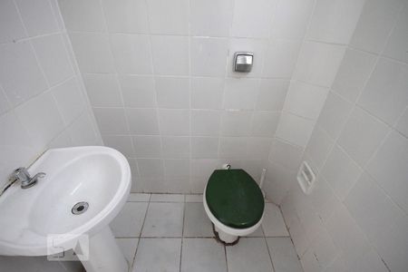 Banheiro de kitnet/studio para alugar com 1 quarto, 29m² em Bela Vista, São Paulo