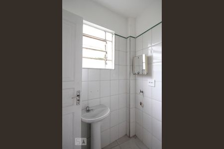 Banheiro de kitnet/studio para alugar com 1 quarto, 23m² em Bela Vista, São Paulo