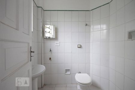 Banheiro de kitnet/studio para alugar com 1 quarto, 23m² em Bela Vista, São Paulo