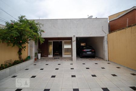 Casa à venda com 230m², 5 quartos e 4 vagasFachada