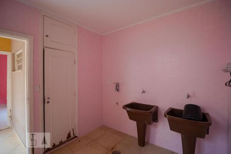 Casa à venda com 230m², 5 quartos e 4 vagasÁrea de Serviço Interna