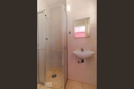 Casa à venda com 230m², 5 quartos e 4 vagasBanheiro de Serviço