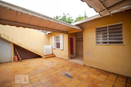 Casa à venda com 230m², 5 quartos e 4 vagasQuintal com Churrasqueira