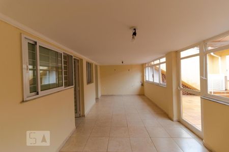 Casa à venda com 230m², 5 quartos e 4 vagasVaranda do Quarto 03 e Suíte 02