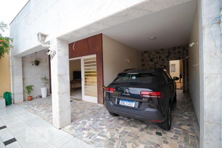 Casa à venda com 230m², 5 quartos e 4 vagasGaragem