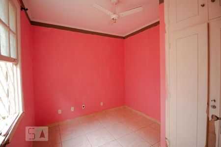 Casa à venda com 230m², 5 quartos e 4 vagasQuarto de Serviço