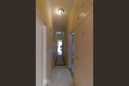 Casa à venda com 230m², 5 quartos e 4 vagasCorredor