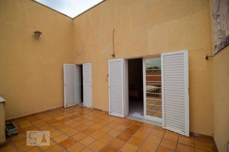 Casa à venda com 230m², 5 quartos e 4 vagasVaranda do Quarto 02 e Suíte 01