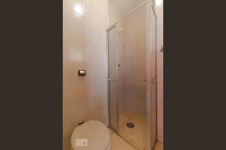 Casa à venda com 230m², 5 quartos e 4 vagasBanheiro de Serviço