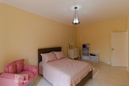 Casa à venda com 230m², 5 quartos e 4 vagasSuíte 01