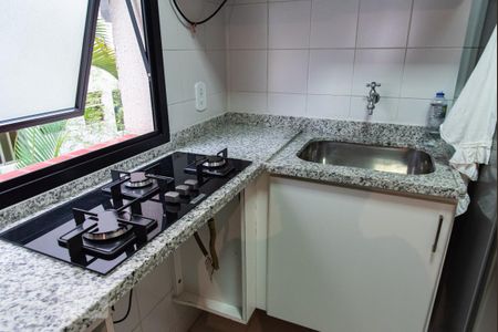 Cozinha de apartamento para alugar com 1 quarto, 40m² em Aclimação, São Paulo