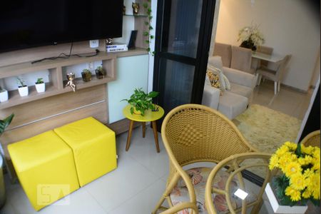Sala com varanda  de apartamento para alugar com 3 quartos, 80m² em Armação, Salvador