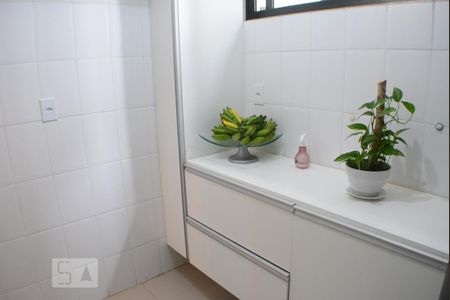 Apartamento para alugar com 80m², 3 quartos e 1 vagaÁrea de Serviço