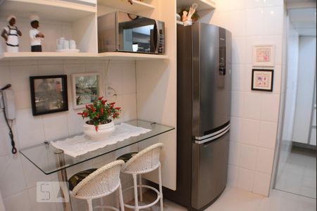 Cozinha de apartamento para alugar com 3 quartos, 80m² em Armação, Salvador