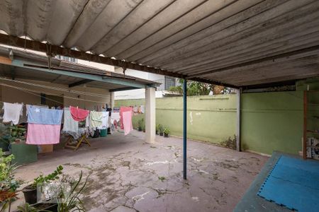 Casa à venda com 230m², 4 quartos e 2 vagasQuintal