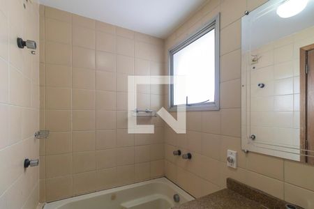 Banheiro da suíte de apartamento para alugar com 3 quartos, 85m² em Bonfim, Campinas