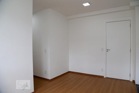 Sala  de Apartamento com 2 quartos, 40m² Parque Reboucas