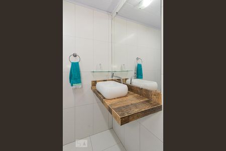 Apartamento para alugar com 75m², 2 quartos e 1 vaga Apartamento para alugar com 75m², 2 quartos e 1 vagaBanheiro