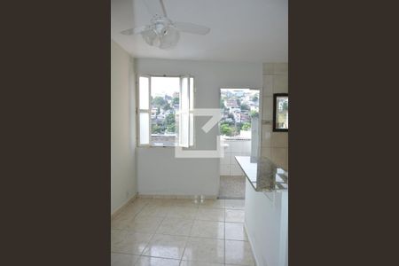 Sala/Cozinha de kitnet/studio para alugar com 1 quarto, 50m² em Cocotá, Rio de Janeiro