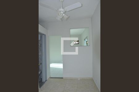 Sala/Cozinha de kitnet/studio para alugar com 1 quarto, 50m² em Cocotá, Rio de Janeiro