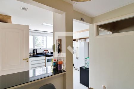 Cozinha de casa de condomínio à venda com 4 quartos, 300m² em Vila Suzana, São Paulo