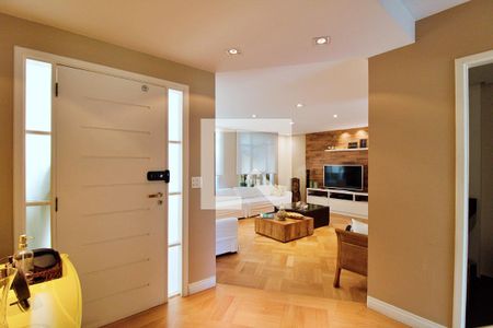 Sala de casa de condomínio à venda com 4 quartos, 300m² em Vila Suzana, São Paulo
