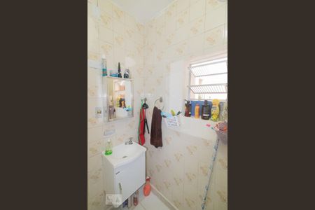 Casa à venda com 100m², 2 quartos e 1 vaga Casa à venda com 100m², 2 quartos e 1 vagaBanheiro